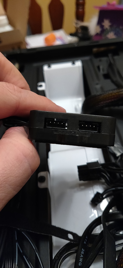 Unplug the connector if you use motherboard to control the lightning что это