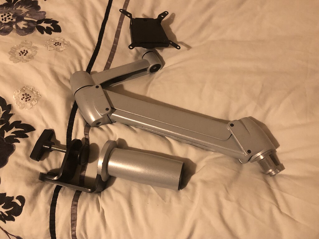 Broken monitor arm - Hardware Hub - Level1Techs Forums