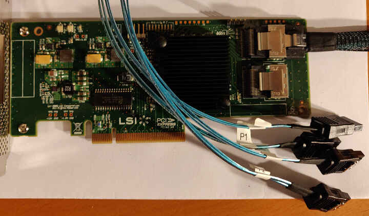 LSI-SAS-9211-8i-HBA_breakout-cable-connected