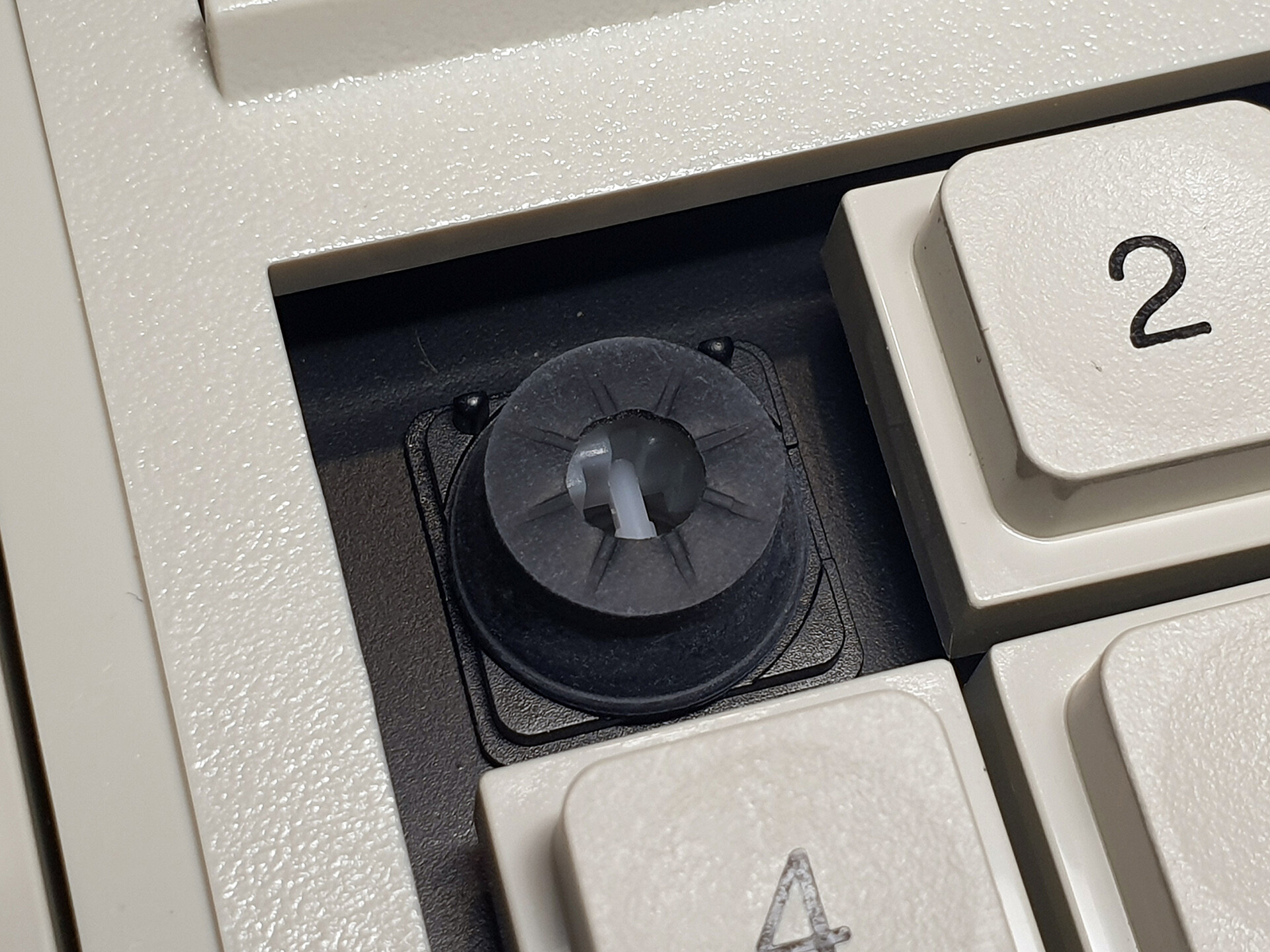 Cherry's new mechanical switch hails from '80s terminal keyboards